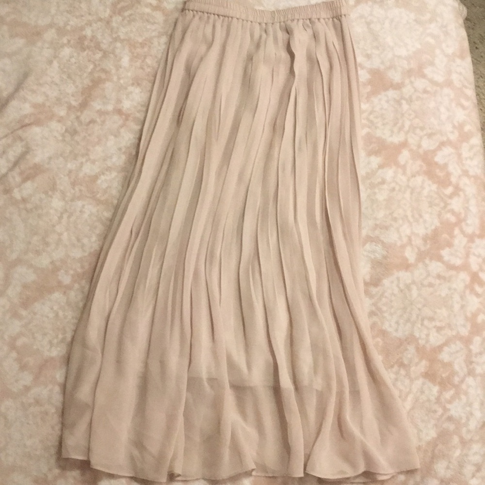 Pleated skirt
